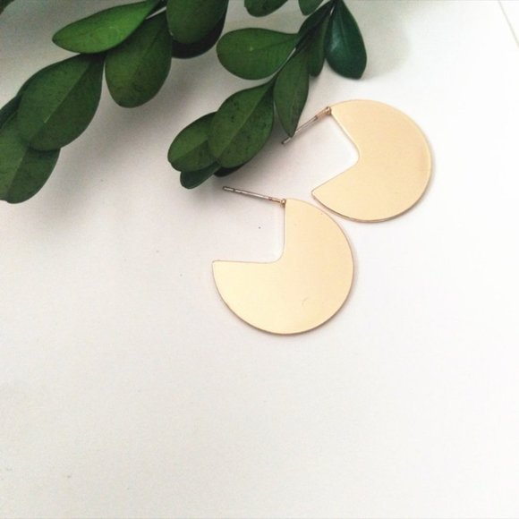 💙Minimalist Circle Earrings - Picture 10 of 11